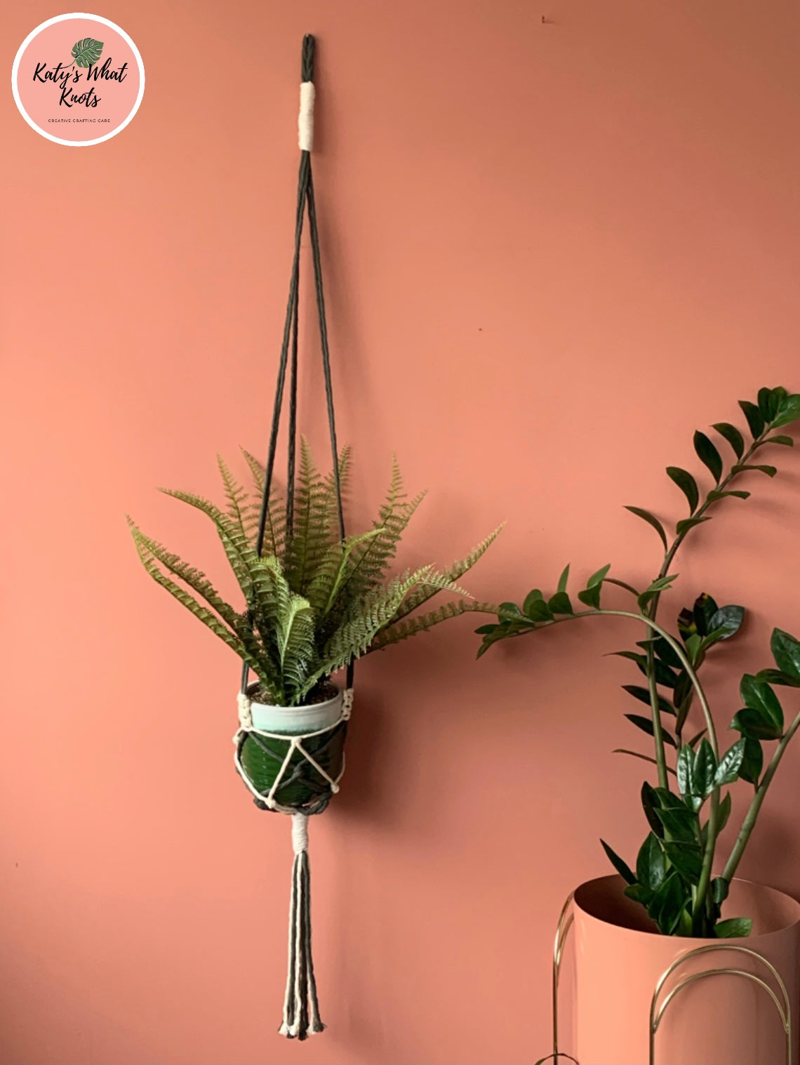 Elegant plant hanger